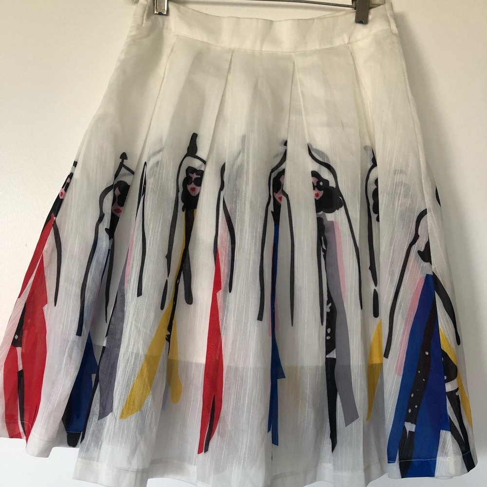 Pleated white skirt